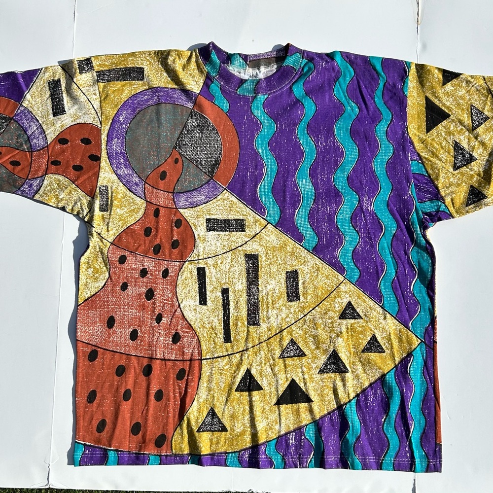 NEW 90’s VINTAGE GEOMETRIC SHORT SLEEVE T-SHIRT